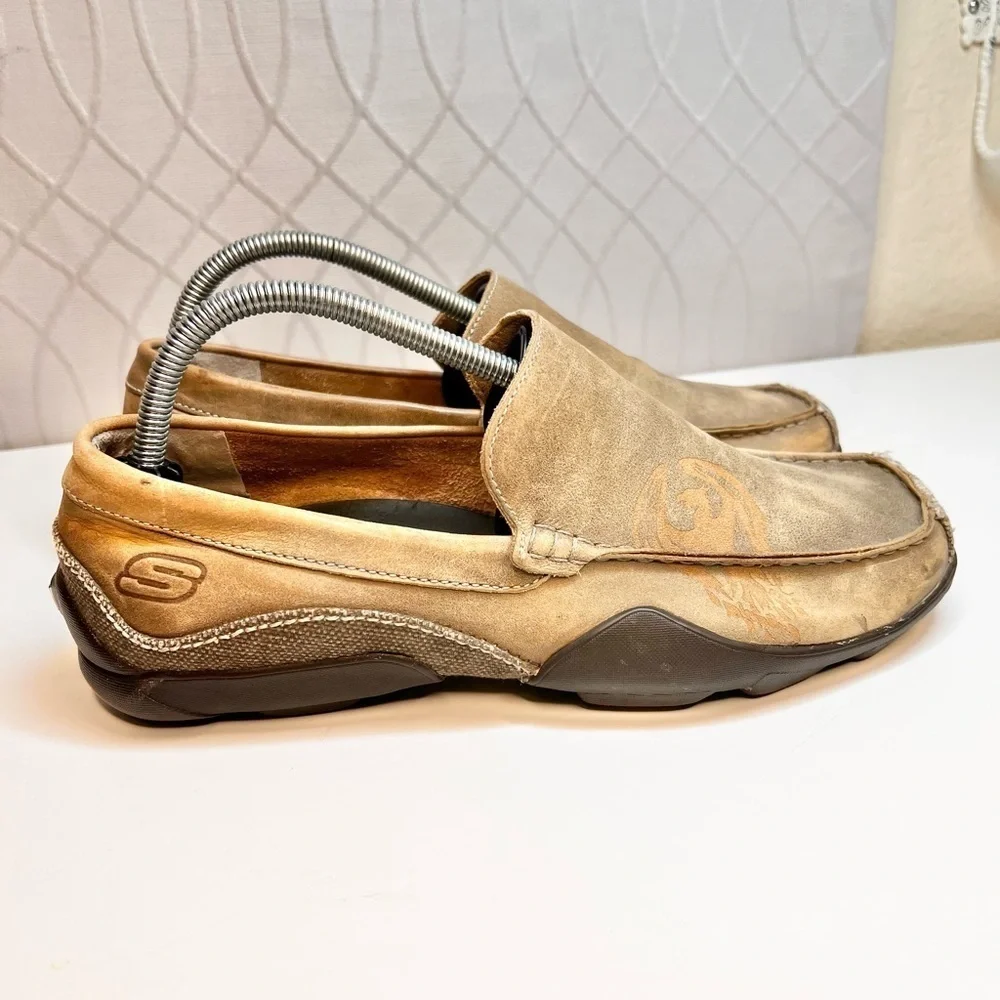 Skechers Men’s Socks Suck Dragon Brown Driving Loafers Size 8.5